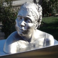 Δεν είμαι εδώ για κανένα