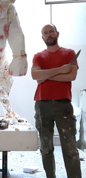 Όταν είσαι γλύπτης και μαθαίνεις ότι βανδαλίζουν αγάλματα.